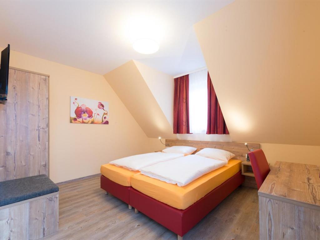 Landgasthof Schwarzes Ross Ansbach Exterior foto